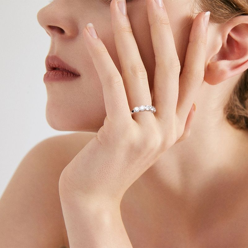 Shake Voice Live Instagram Niche Design Moissanite Ring Women's Light Luxury Joker S925 Sterling Silver Row Ring Tail Ring Wholesale